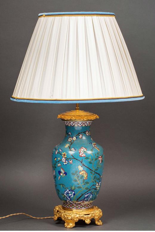 独角鹿西洋古董 19世纪中国出品铜鎏金精雕装饰繁华飞鸟主题掐丝珐琅花瓶台灯一对 商品图1