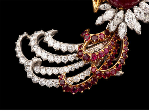 独角鹿西洋古董 1950年代英国出品18K黄金及铂金镶嵌红宝石祖母绿及钻石天堂鸟造型胸针 商品图6