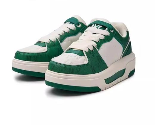 【奥莱直发 潮流百搭 】MLB 印刻老花鞋板鞋休闲鞋厚底鞋 暗纹立体印花 男女同款 商品图4