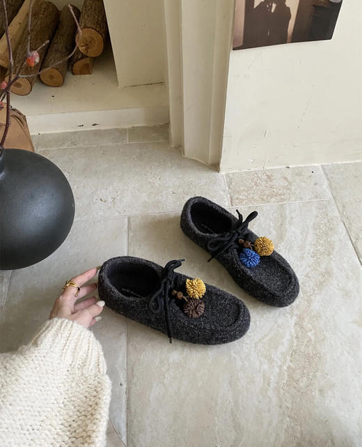 复古圆头羊绒毛球勃肯鞋！2025女加绒平底软底系带懒人鞋豆豆鞋单鞋女鞋！ 商品图0