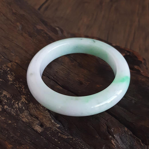 【天然正品】A货翡翠天然精品细腻无杂裂糯种飘绿54.5号翡翠手镯54.5MM女士131025JJ20 商品图2