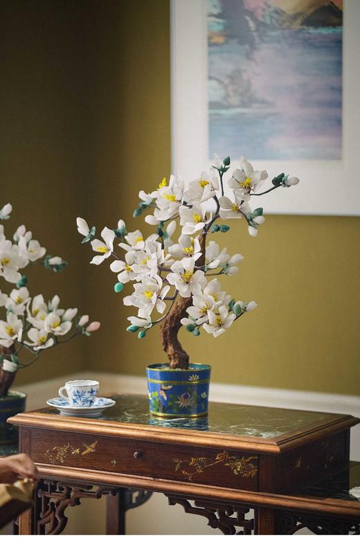 【已售】独角鹿西洋古董 20世纪中国创汇时期出品花蝶纹景泰蓝盆装饰「白玉兰」珍宝像生盆景一对 商品图3