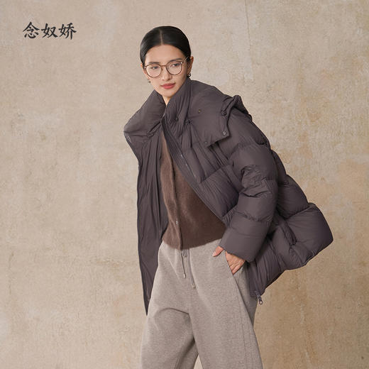 【商场同款】CNO5041 “ 云感面包羽绒服 ” 优雅的紫褐色智性满满 90白鹅绒轻暖不压身 商品图6