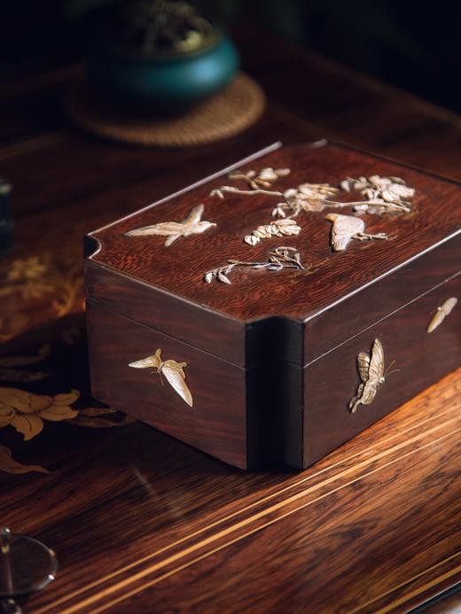 独角鹿西洋古董19世纪日本明治时期出品蝶飞雀舞主题芝山镶嵌木纹漆盒 商品图2