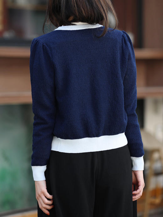 TYNVIE 撞色荷叶边珍珠纽扣开襟针织衫- 深蓝色 商品图8