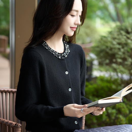 「自」全新升级【铂金会员257/天猫339/差价82】(95521)洛诗琳法式钉钻100羊毛开衫2025秋冬新款宽松显瘦针织上衣 商品图4