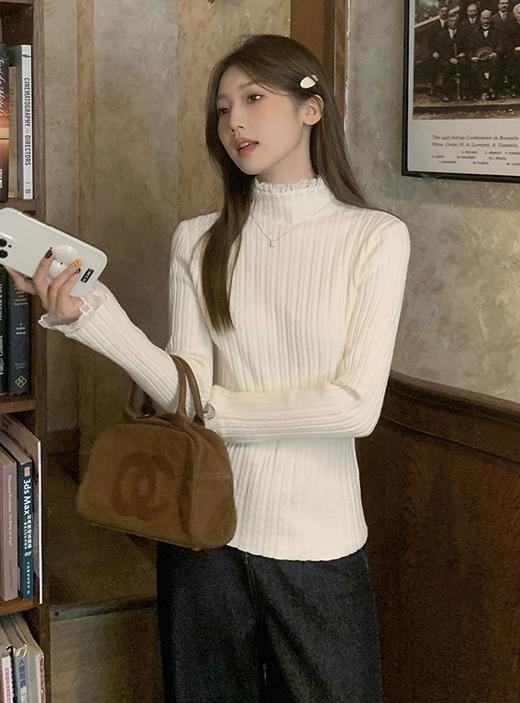 <曾小咸推荐> 蕾丝花边拼接半高领打底衫 日常89.99/件 活动价69.99/件！【预售款，预计3-15天发货】 商品图3