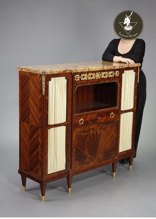 独角鹿西洋古董 1890年代法国家具名坊SORMANI签名出品路易十六风格铜鎏金雕饰嵌大理石台面硬木玻璃柜 商品图1