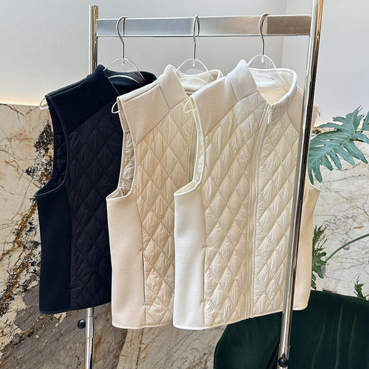 官网2800！M家秋冬轻暖菱形格拼接抓绒立领外穿女士马甲绵羊毛夹层叠穿保暖背心 商品图2