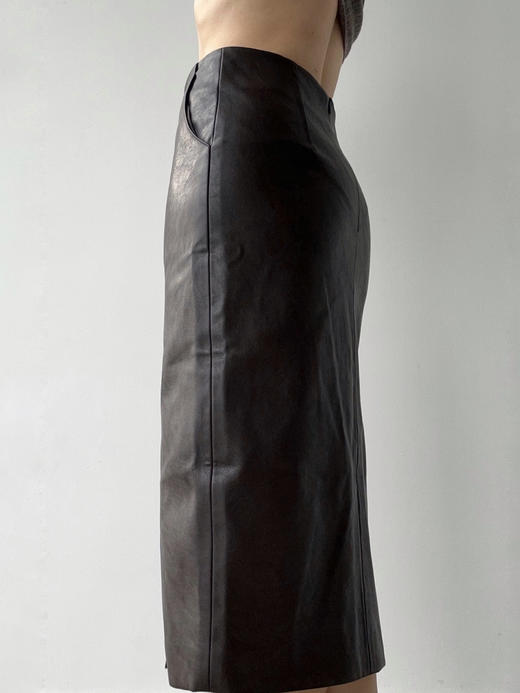 SIJIA｜AW2523 深咖前开叉简约皮裙 商品图6