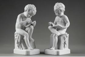 独角鹿西洋古董 20世纪法国出品阅读的孩童主题素胎瓷人物雕塑一对