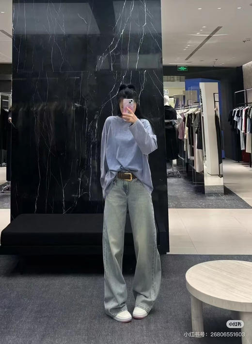 【开放日忙 秒杀价已调 直接拍】开放日最新款 Mo&co 烫钻 美式复古 棉质做旧斑驳 褪色工艺  薄卫衣 商品图5