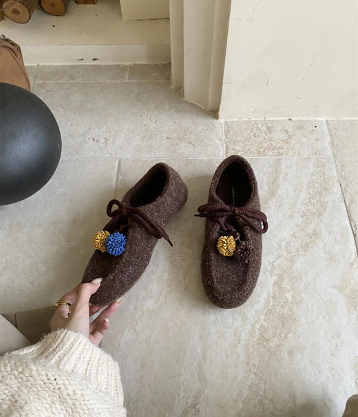 复古圆头羊绒毛球勃肯鞋！2025女加绒平底软底系带懒人鞋豆豆鞋单鞋女鞋！ 商品图1