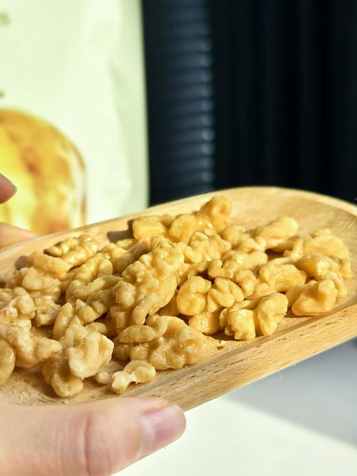 【新疆帮扶】西域小白丨脱衣蜂蜜核桃仁 200g*1袋 商品图3
