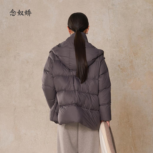 【商场同款】CNO5041 “ 云感面包羽绒服 ” 优雅的紫褐色智性满满 90白鹅绒轻暖不压身 商品图8