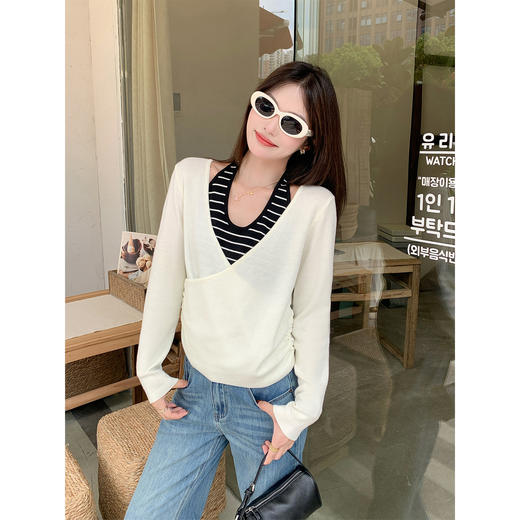 【149元任选2件】现货！黑白条纹露肩长袖针织衫 商品图1