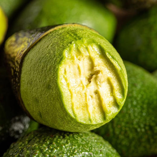 石家庄优选仓库速达，树熟牛油果，果肉绵密软糯，口感细腻，香醇可口，160-185g/枚 商品图0