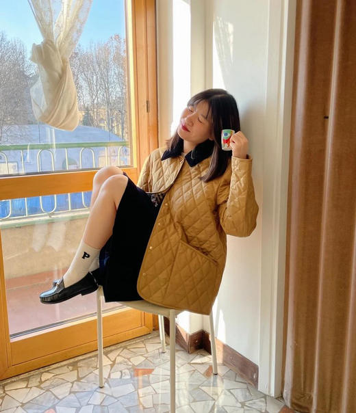 bbr灯芯绒菱形格绗棉夹克 永恒经典谷仓黄金绗缝棉服 经典配色 标志性格纹 面料细节相融 英伦风满满 休闲宽松版型 利落的线条剪裁 上身不显臃肿 商品图5