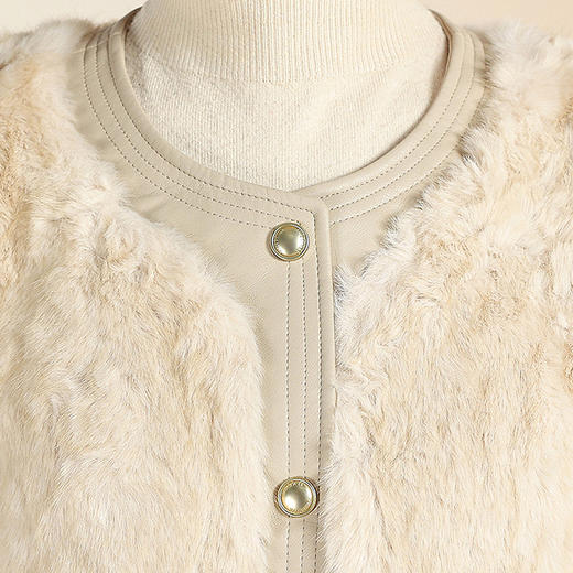 QYM JK25B29-Y仿貂绒外套厚款毛绒上衣短款宽松休闲外套 商品图3