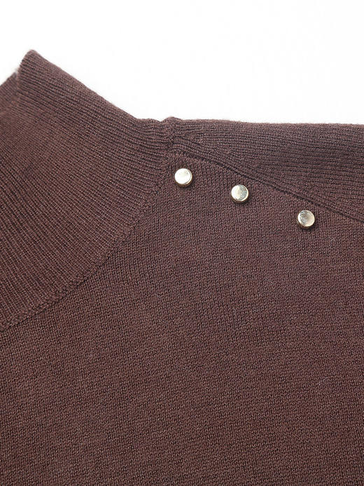 米白色半高领铆钉装饰针织衫 复古风灯笼袖宽松毛衣 春秋季小众设计感显瘦女式上衣 商品图2