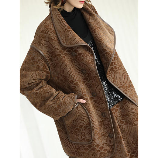 COCOBELLA新中式祥云纹植绒提花棉服女秋冬大翻领外套MF3238 商品图1