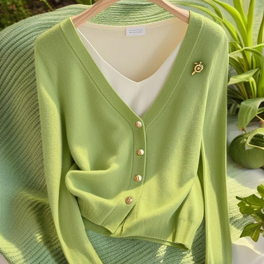 秋季【法式小香风假两件】绿色针织开衫 独特超好看 新款内搭打底上衣  商品图5