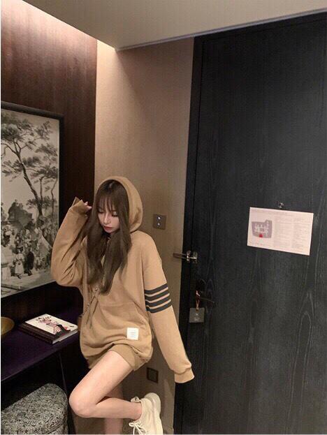 点此购买 TB冬季男女款卡色加绒连帽卫衣 ks 334656 商品图1