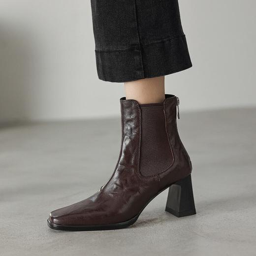 【预售5天】秋冬新款法式手抓羊皮高跟粗跟短靴女复古松紧带方头切尔西靴HB&1406 商品图1