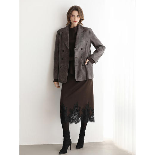 COCOBELLA女人味蕾丝刺绣半身裙新款直筒针织中长裙HS3113-3 商品图3