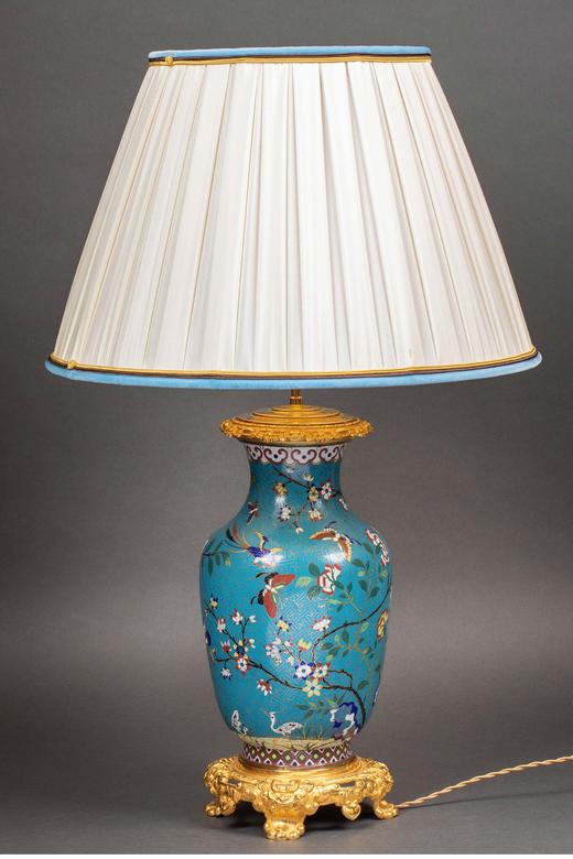 独角鹿西洋古董 19世纪中国出品铜鎏金精雕装饰繁华飞鸟主题掐丝珐琅花瓶台灯一对 商品图2