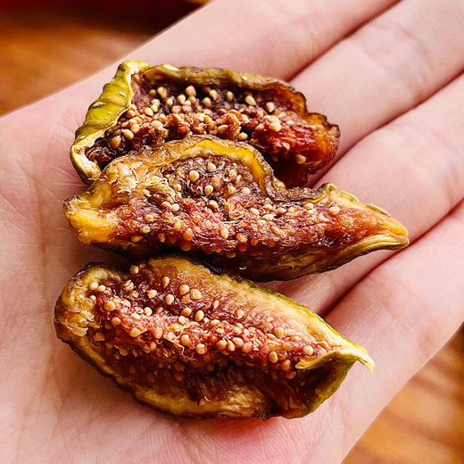 【芭劳奈无花果干】精选品种为“芭劳奈”无花果制作，皮薄肉厚，果蜜丰富 商品图1