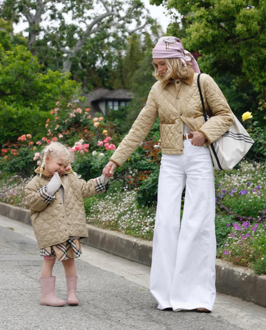 【高品质私服】【BBY经典格纹户外短款显瘦棉服】细腻平整，软滑细腻，秋冬季体感舒适干爽G1581-CC【无标出货 介意慎拍】 商品图4