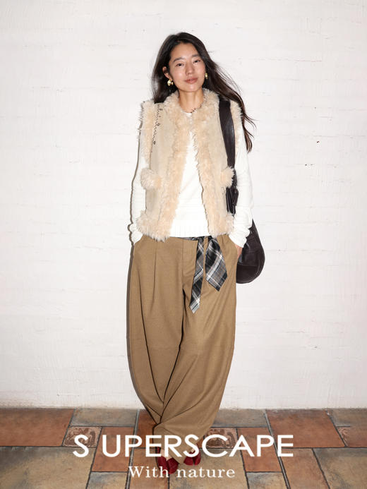 素舶 牧谣绒边 麂皮毛绒拼接民族风小花刺绣短款保暖马甲背心 商品图2