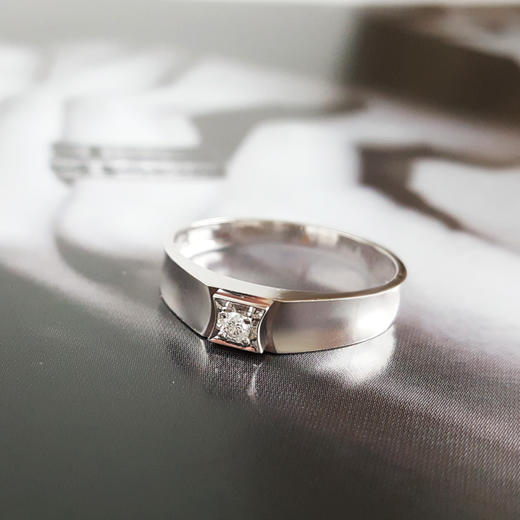 【天然正品】AU750白金经典简约0.043克拉钻石戒指16.5号（戒圈可改）女士211025TJ17 特价：2380元 商品图3