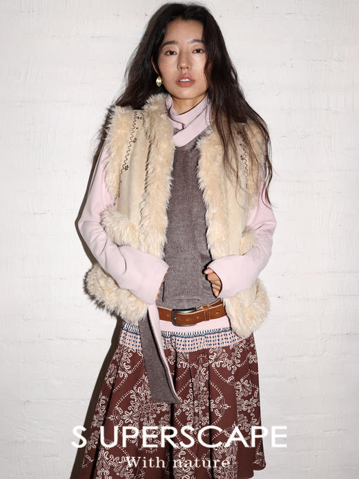 素舶 牧谣绒边 麂皮毛绒拼接民族风小花刺绣短款保暖马甲背心 商品图0