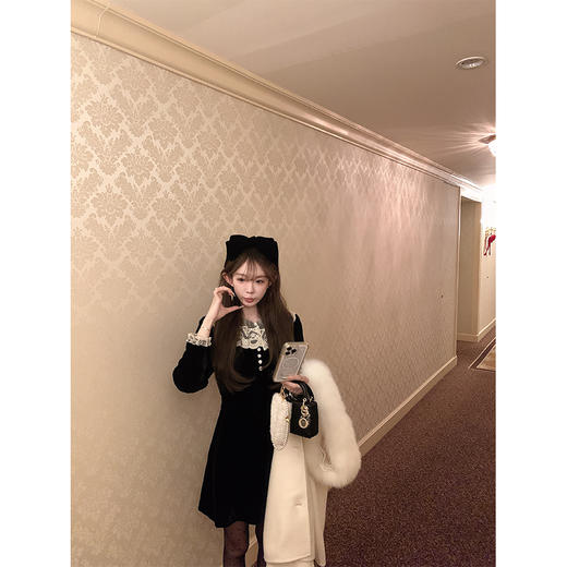 金蘑菇菇 圣诞季需要do*n的娇俏感 新季丝绒裙穿搭 商品图1