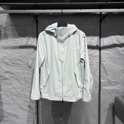 安踏冠军旅行正品2025秋新男梭织运动连帽外套含充气枕152530630 商品图0
