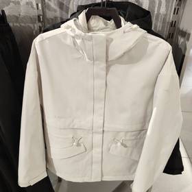 安踏女2025冬新款防风防水户外连帽二件套外套羽绒内胆162547604N