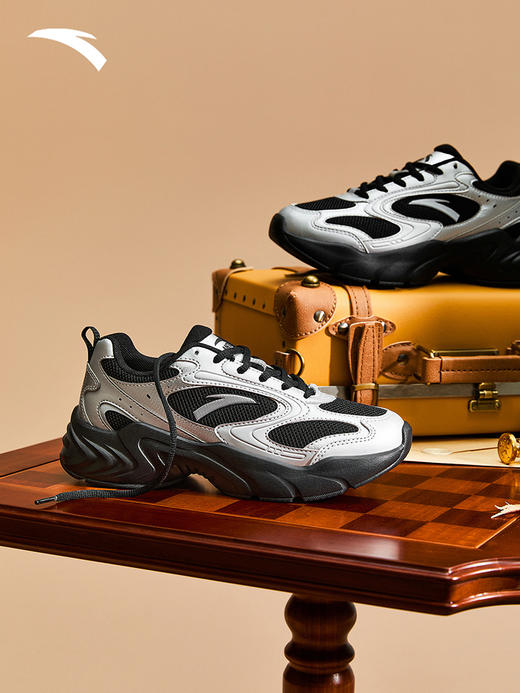 安踏经典复古皮面休闲鞋女2025冬季新款简约百搭运动鞋122548893 商品图0