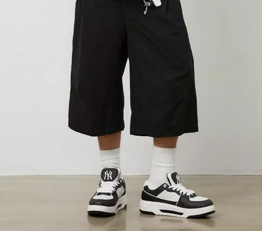 【奥莱直发 潮流百搭 】MLB 印刻老花鞋板鞋休闲鞋厚底鞋 暗纹立体印花 男女同款 商品图7