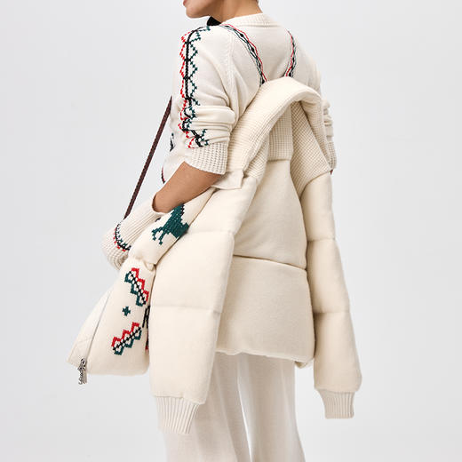 手工哈尼绣羊绒羽绒服  SJF97W238N 商品图6