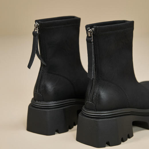 西遇厚底瘦瘦靴女新款秋冬复古小个子增高马丁靴黑色圆头短靴V2257272 商品图5