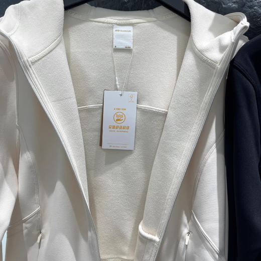 安踏冠军全天候系列 劲道纱女士冬通勤保暖加绒运动外套162510708 商品图2