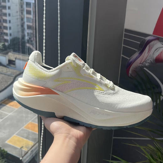 安踏冠军跑鞋4 PLUS丨PG7缓震回弹专业跑步鞋男运动鞋子112535561 商品图3