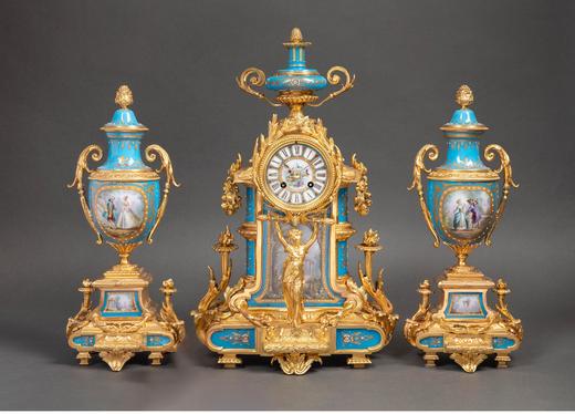 独角鹿西洋古董 1850-1870年代法国拿破仑三世时期出品宫廷人物主题铜鎏金精雕修饰手绘描金座钟瓷瓶三件套 商品图0