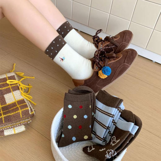 可露丽学院风暖绒中筒条纹波点袜-纪念日百货门店同款167943553 商品图2