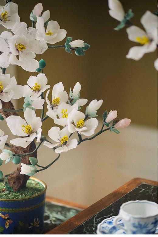 【已售】独角鹿西洋古董 20世纪中国创汇时期出品花蝶纹景泰蓝盆装饰「白玉兰」珍宝像生盆景一对 商品图5