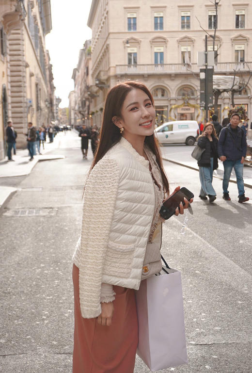 115-4 极限特惠 轻薄款 拼接羽绒服 商品图0