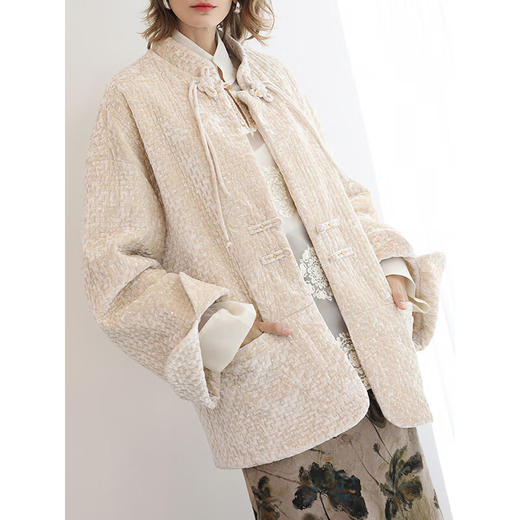 COCOBELLA新中式白色丝绒绣花轻型棉服新款女国风外套MF3016 商品图1