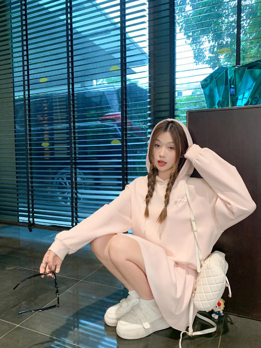 <曾小咸推荐>现货秒杀！微信超特价！学院风连帽卫衣连衣裙 日常249.99 立减90 秒杀159.99！ 商品图8